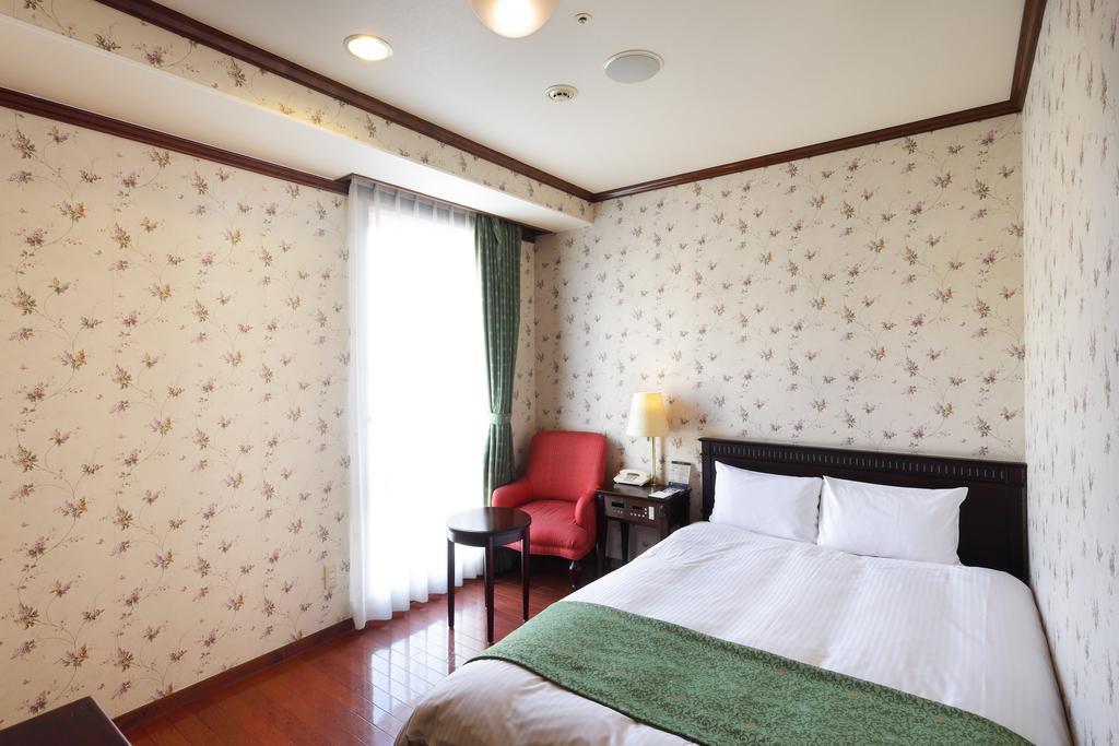 Old England Dogo Yamanote Hotel Matsuyama  Room photo