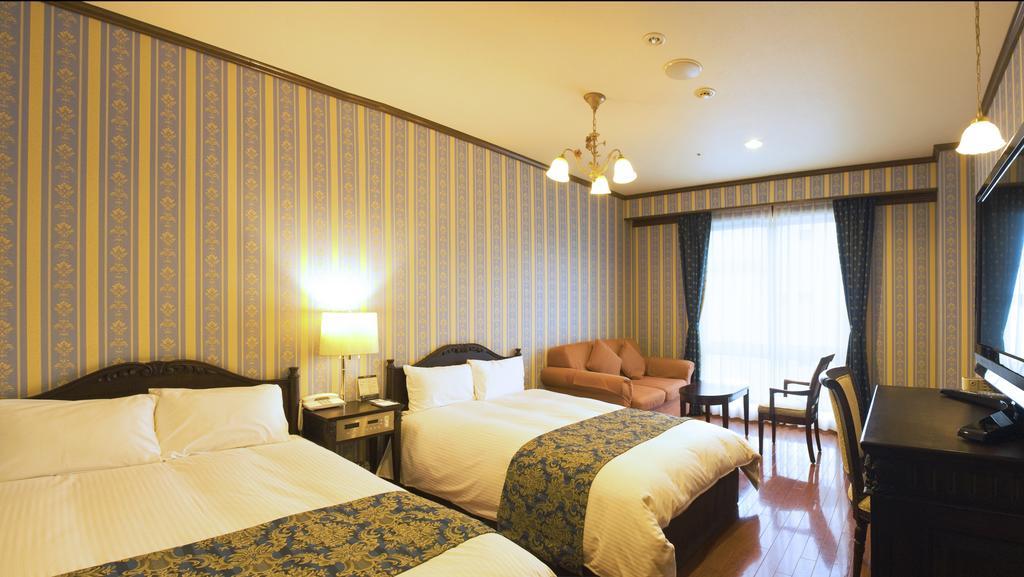 Old England Dogo Yamanote Hotel Matsuyama  Room photo